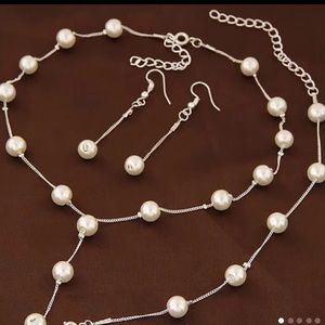 Faux pearl silver necklace